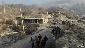 Merapi eruption damge and evacuees Reuters